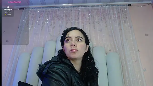 RoseConor  online show from 12, 2, 2026