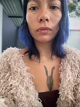 Namii cute online show from 6, 2, 2026