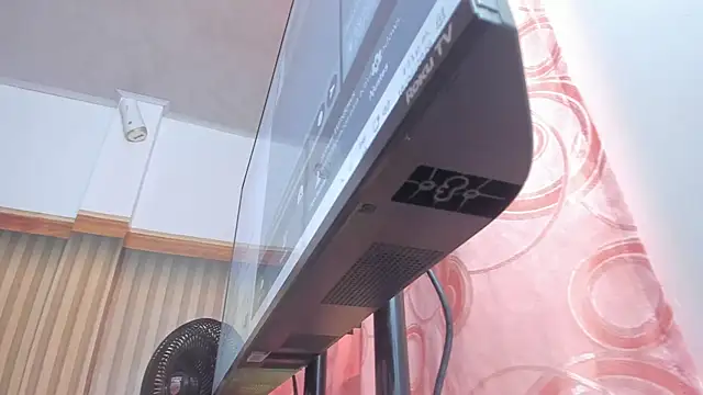 lovely  kiss   online show from 18, 4, 2026