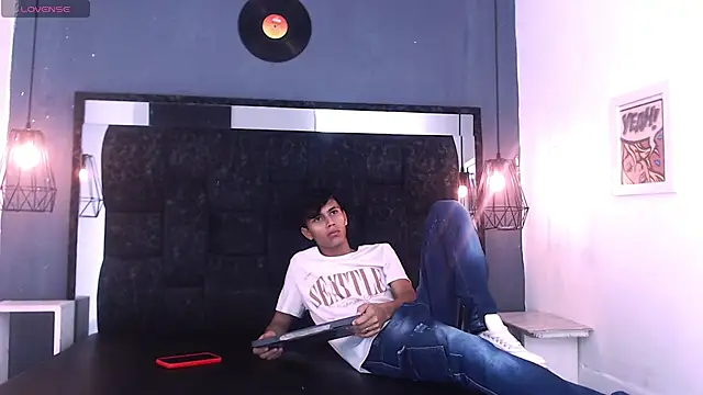 James And Kenet online show from 28, 2, 2026