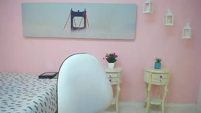 scarlett clyde online show from 2, 2, 2026