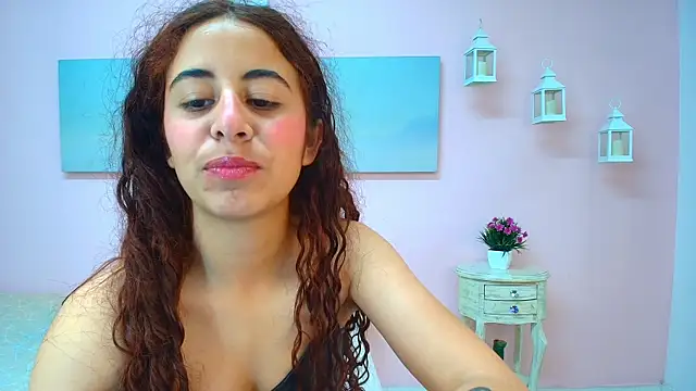 Snapshot of scarlett_clyde chatting on 2, 7, 2026 scarlett clyde online show from 2, 7, 2026