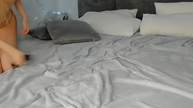 Snapshot of Anneta_Hart chatting on 15, 4, 2026 Anneta Hart online show from 15, 4, 2026