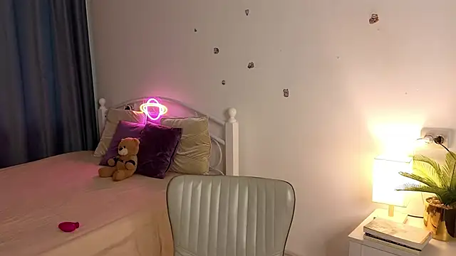 Maily  Trees online show from 19, 2, 2026