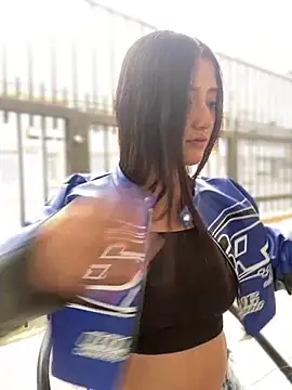 StrawberryPink  online show from 3, 4, 2026