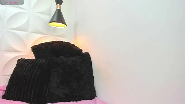 zaira skinny online show from 2, 3, 2026