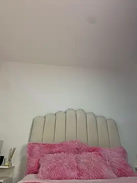 Alison Ivanova online show from 25, 6, 2026