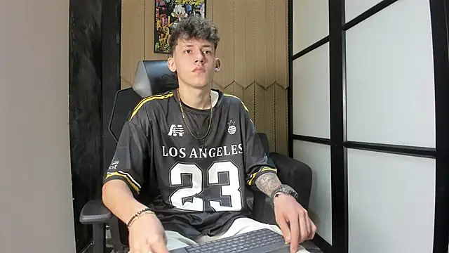 mikebenefleck 01 online show from 7, 2, 2026