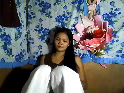 PinaySkinnyJust18 online show from 21, 5, 2026