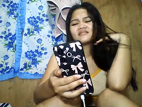 Snapshot of PinaySkinnyJust18 chatting on 15, 7, 2026 PinaySkinnyJust18 online show from 15, 7, 2026
