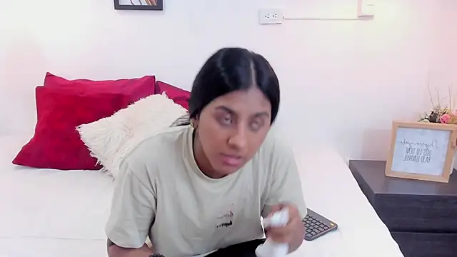 Snapshot of annarosse_ chatting on 16, 6, 2026 annarosse online show from 16, 6, 2026