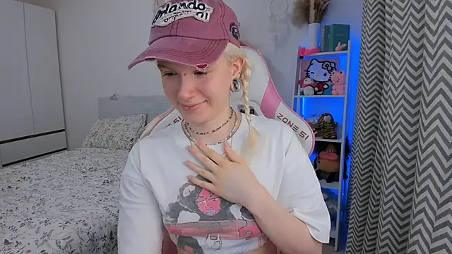 Snapshot of Mia_WaterFall chatting on 11, 2, 2026 Mia WaterFall online show from 11, 2, 2026