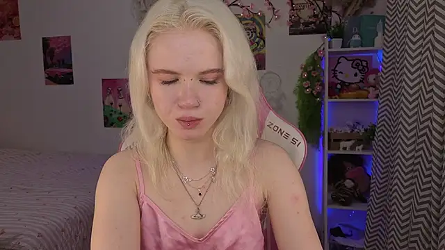 Mia WaterFall online show from 17, 5, 2026