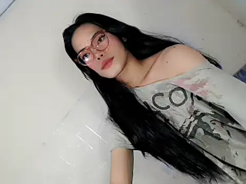 Urhotfucking veronica1 online show from 1, 3, 2026