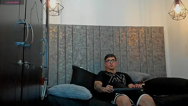 Snapshot of Calvin_Hunter chatting on 20, 3, 2026 Calvin Hunter online show from 20, 3, 2026