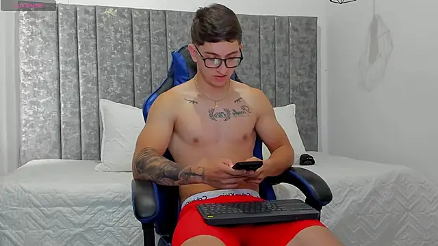 Snapshot of Calvin_Hunter chatting on 2, 4, 2026 Calvin Hunter online show from 2, 4, 2026