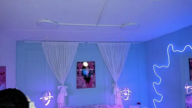 Snapshot of naomi_campell chatting on 17, 3, 2026 naomi campell online show from 17, 3, 2026