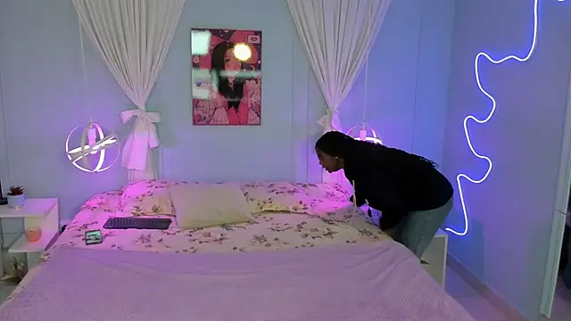 Snapshot of naomi_campell chatting on 18, 3, 2026 naomi campell online show from 18, 3, 2026