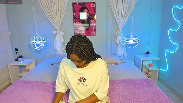 Snapshot of naomi_campell chatting on 26, 3, 2026 naomi campell online show from 26, 3, 2026