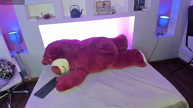 Snapshot of naomi_campell chatting on 1, 4, 2026 naomi campell online show from 1, 4, 2026