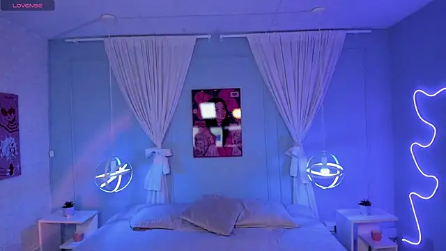 Snapshot of naomi_campell chatting on 8, 4, 2026 naomi campell online show from 8, 4, 2026