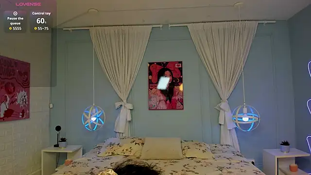 Snapshot of naomi_campell chatting on 15, 4, 2026 naomi campell online show from 15, 4, 2026