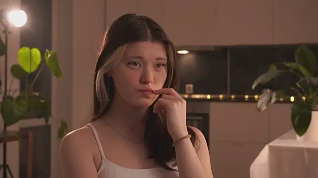 Snapshot of EleniRoeber chatting on 9, 2, 2026 EleniRoeber online show from 9, 2, 2026