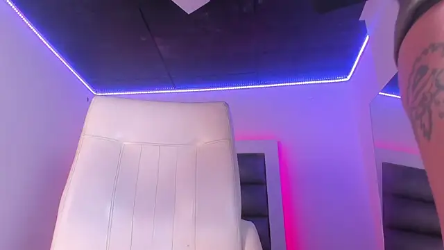 Snapshot of adhalee_js chatting on 13, 5, 2026 adhalee js online show from 13, 5, 2026