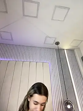 JuliaColemann online show from 7, 3, 2026