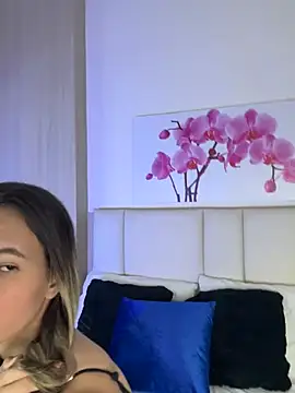 Snapshot of JuliaColemann chatting on 23, 6, 2026 JuliaColemann online show from 23, 6, 2026