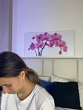 Snapshot of JuliaColemann chatting on 15, 7, 2026 JuliaColemann online show from 15, 7, 2026