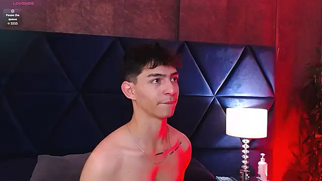 Logan Woods online show from 3, 3, 2026