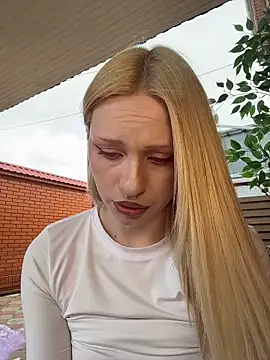 Snapshot of DayaFoxy chatting on 4, 4, 2026 DayaFoxy online show from 4, 4, 2026