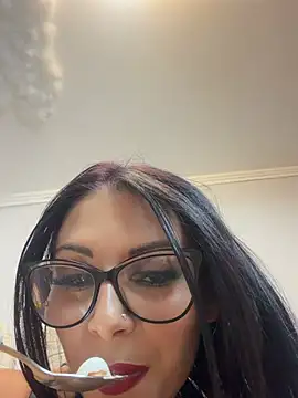 HiddendesireXO01 online show from 6, 7, 2026