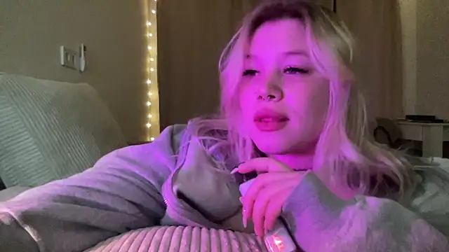 Lulu Di online show from 25, 3, 2026