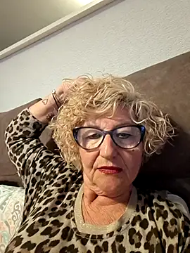 Snapshot of rosasuso chatting on 5, 4, 2026 rosasuso online show from 5, 4, 2026