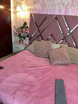 Snapshot of SOPHIIE_LUX_ chatting on 25, 2, 2026 SOPHIIE LUX online show from 25, 2, 2026