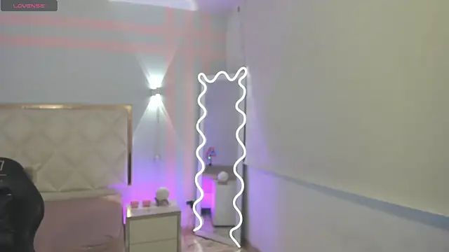 TINY TAY online show from 11, 4, 2026