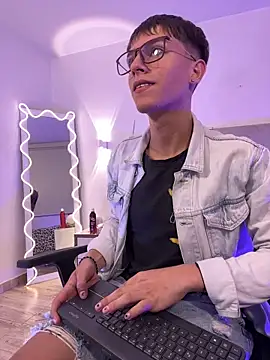 EVAN TAY online show from 1, 2, 2026