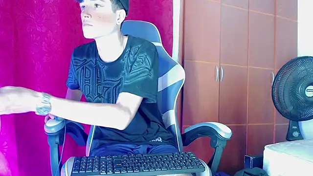 Johnny cagee  online show from 3, 2, 2026