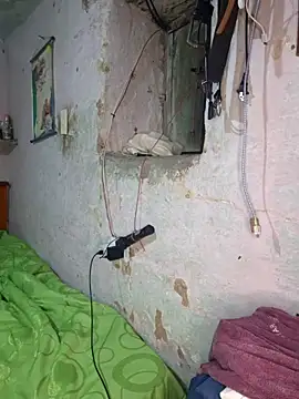 Daniela Cruz  online show from 18, 4, 2026