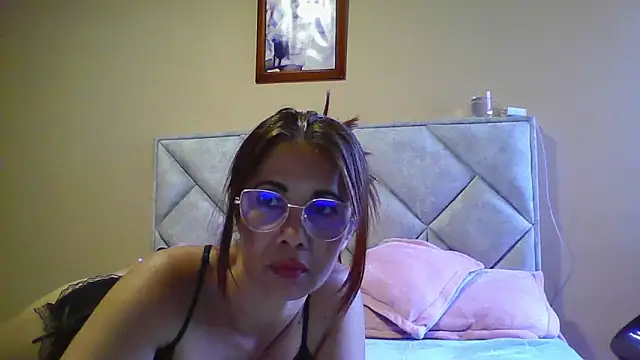 Snapshot of camila_star10 chatting on 22, 6, 2026 camila star10 online show from 22, 6, 2026