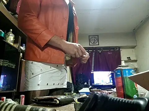 Snapshot of veronicatvcroosleather chatting on 18, 6, 2026 veronicatvcroosleather online show from 18, 6, 2026