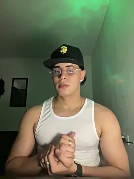 Maximuz1920 online show from 2, 4, 2026