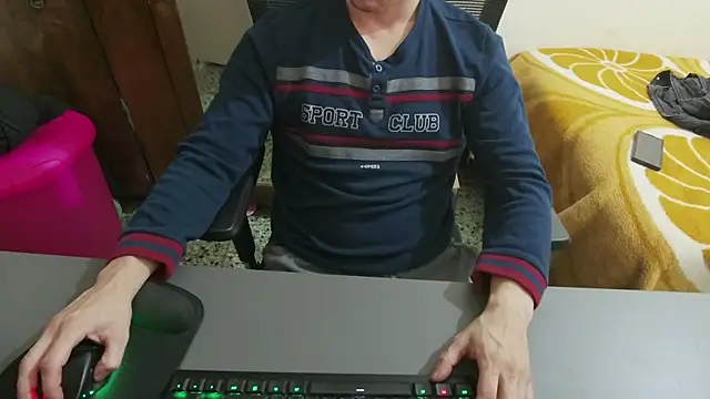 Daniiiel13 online show from 6, 2, 2026