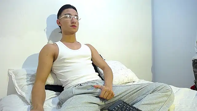 Snapshot of BabyAndy_ chatting on 7, 6, 2026 BabyAndy online show from 7, 6, 2026