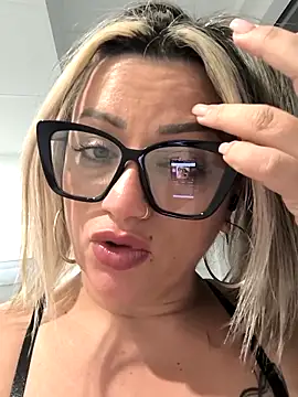 NinaRicci1518 online show from 28, 3, 2026