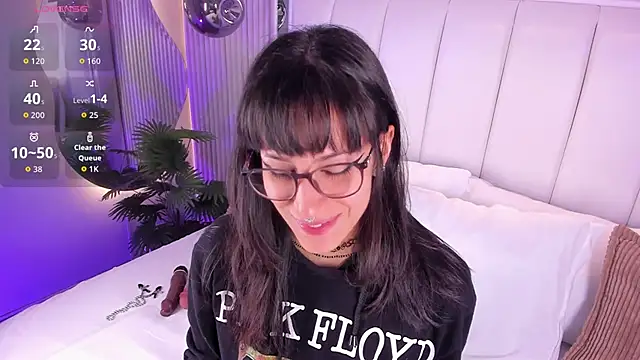 Snapshot of ViolettaColinss chatting on 5, 5, 2026 ViolettaColinss online show from 5, 5, 2026