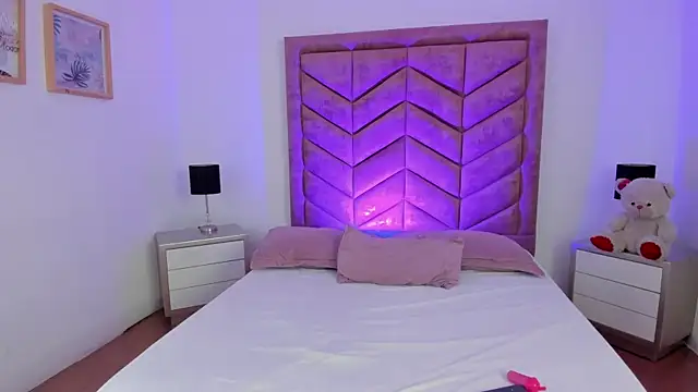 Zoe Banx online show from 17, 4, 2026