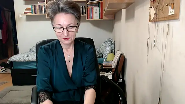 katemodel online show from 18, 9, 2025